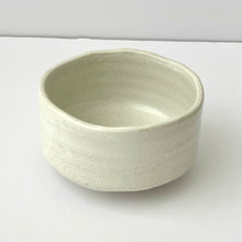 Load image into Gallery viewer, KOHIKI White matcha tea bowl