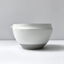 Load image into Gallery viewer, Origami - Matcha Katakuchi Bowl
